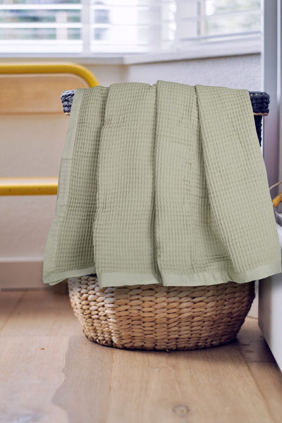 blanket/bedspread - twin (green)